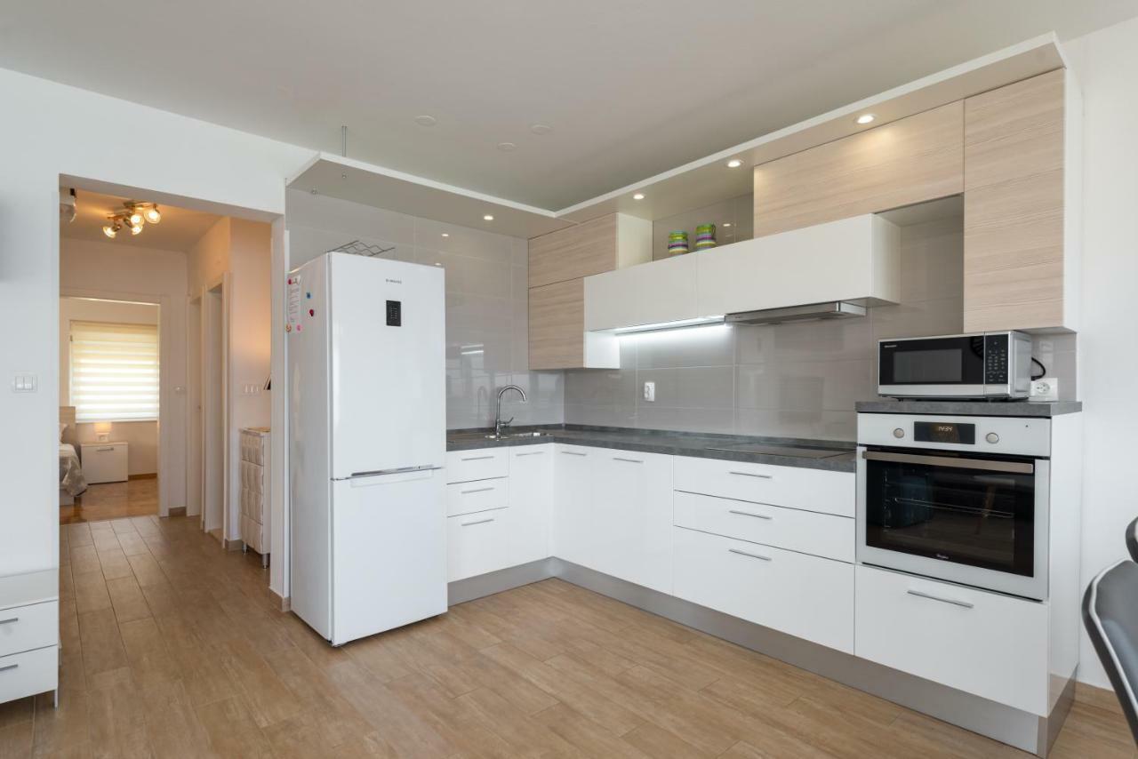 Apartment Sun&Sea Split Bagian luar foto