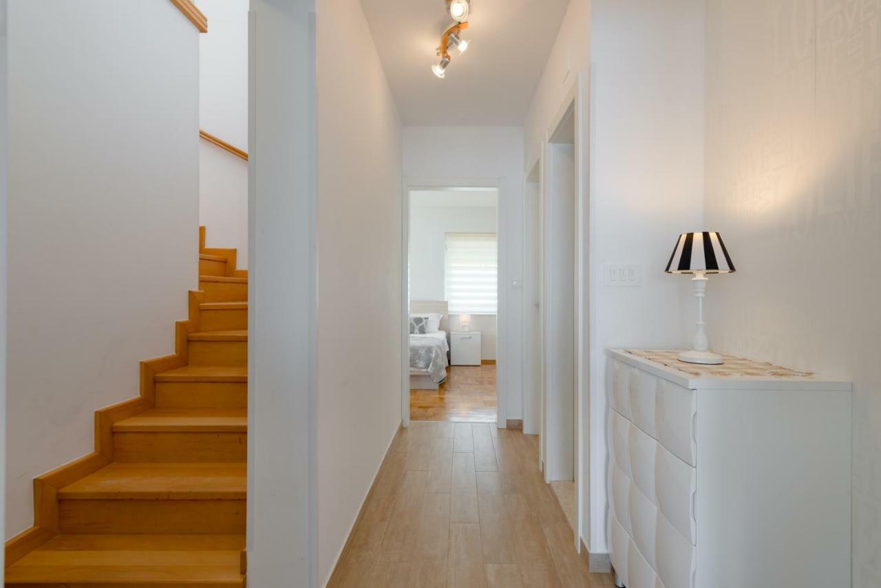 Apartment Sun&Sea Split Bagian luar foto